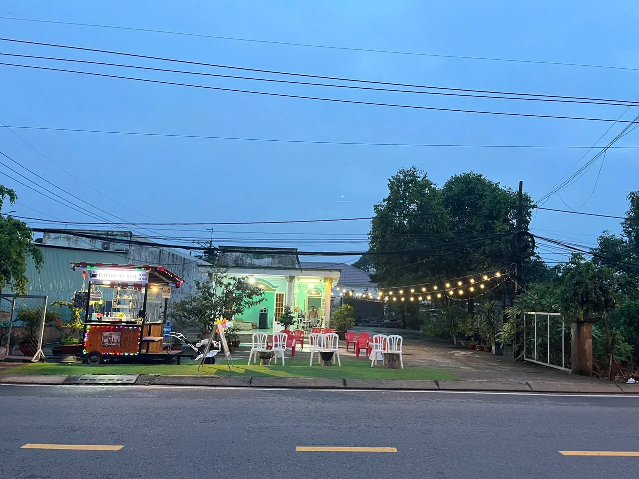 Khoảng sân ngoài trời